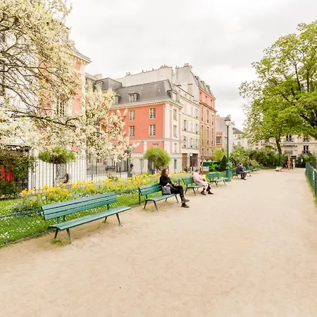 Marais Place Des Vosges Sevigne Paris